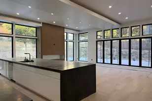 422 N Castor Ln E, Salt Lake City, UT 84103 - Photo 8