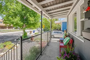 526 E Stringham Ave S, Salt Lake City, UT 84106 - Photo 2
