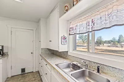 49 W 0200 S, Panguitch, UT 84759 - Photo 12