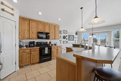 8638 N Jefferson Dr, Eagle Mountain, UT 84005 - Photo 6