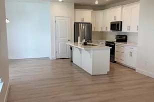 4235 W Anasazi Park Ct, Riverton, UT 84096 - Photo 4