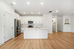 4235 W Anasazi Park Ct, Riverton, UT 84096 - Photo 4