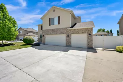 1771 Beaumont Dr, Kaysville, UT 84037 - Photo 2