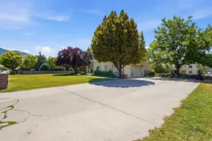 271 W Golden Harvest Rd, Draper, UT 84020 - Photo 2