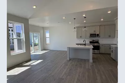 645 N 200 E #512, Providence, UT 84332 - Photo 4