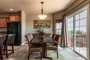 2011 E Stoneleigh Dr, Draper, UT 84020 - Photo 8