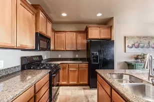 2011 E Stoneleigh Dr, Draper, UT 84020 - Photo 10
