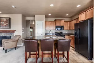 2011 E Stoneleigh Dr, Draper, UT 84020 - Photo 10