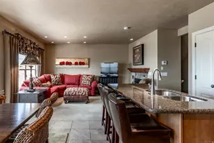 2011 E Stoneleigh Dr, Draper, UT 84020 - Photo 8