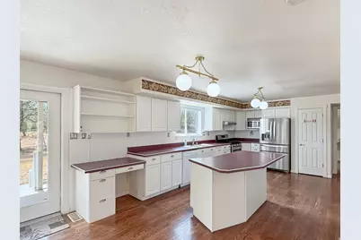 190 E 600 N, Ferron, UT 84523 - Photo 8