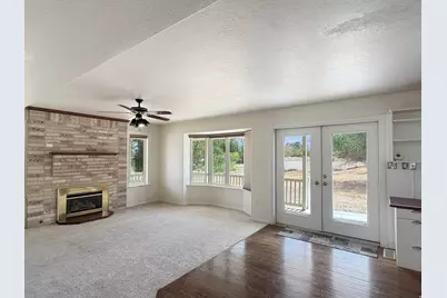 190 E 600 N, Ferron, UT 84523 - Photo 4