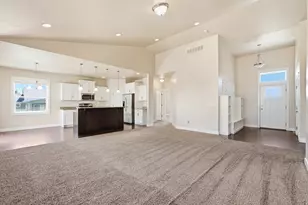 390 S Coyote Ridge Dr E, Smithfield, UT 84335 - Photo 6