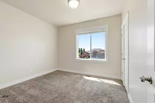 390 S Coyote Ridge Dr E, Smithfield, UT 84335 - Photo 16
