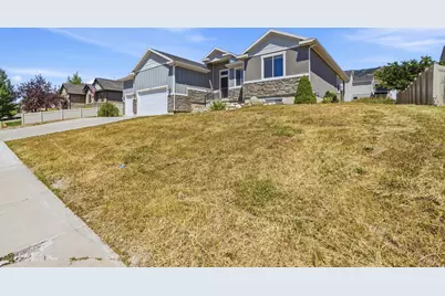 390 S Coyote Ridge Dr E, Smithfield, UT 84335 - Photo 2