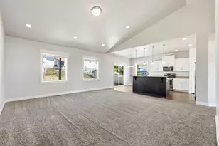 390 S Coyote Ridge Dr E, Smithfield, UT 84335 - Photo 4