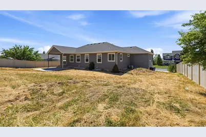 390 S Coyote Ridge Dr E, Smithfield, UT 84335 - Photo 32