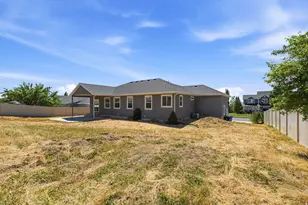 390 S Coyote Ridge Dr E, Smithfield, UT 84335 - Photo 32