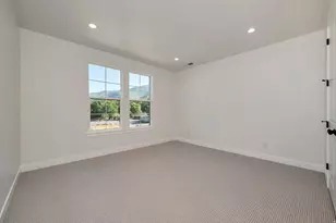 461 W Summerhill Ln W, Centerville, UT 84014 - Photo 32