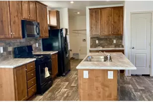 289 W Center, Hinckley, UT 84635 - Photo 2