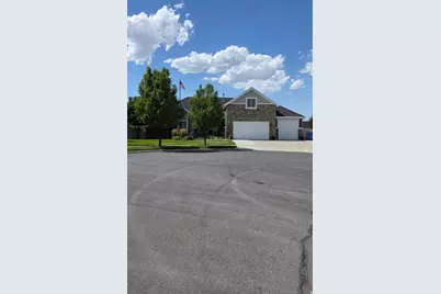 6984 W Boulder Ridge Cir, Herriman, UT 84096 - Photo 2