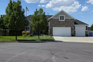 6984 W Boulder Ridge Cir, Herriman, UT 84096 - Photo 2