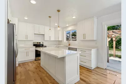10061 N Poplar W, Cedar Hills, UT 84062 - Photo 2