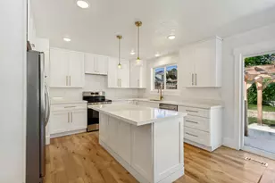 10061 N Poplar W, Cedar Hills, UT 84062 - Photo 2