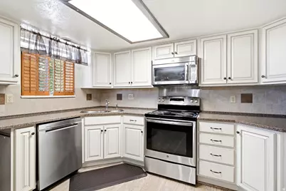 241 N Polk Ave, Ogden, UT 84404 - Photo 16