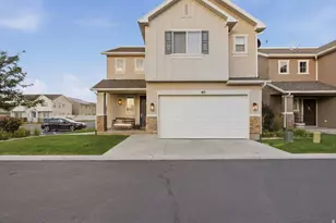 917 W Stonehaven Dr, North Salt Lake, UT 84054 - Photo 2