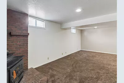 6566 S 2425 E, Cottonwood Heights, UT 84121 - Photo 32