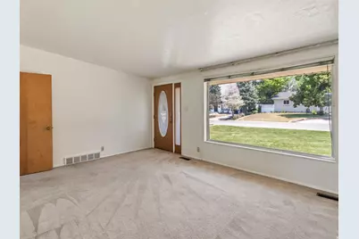 6566 S 2425 E, Cottonwood Heights, UT 84121 - Photo 14