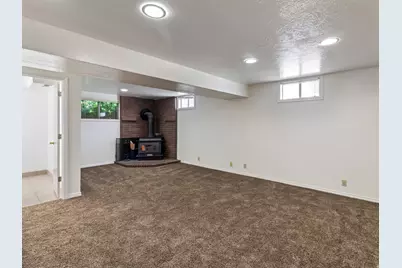 6566 S 2425 E, Cottonwood Heights, UT 84121 - Photo 30