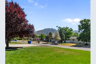 6566 S 2425 E, Cottonwood Heights, UT 84121 - Photo 8