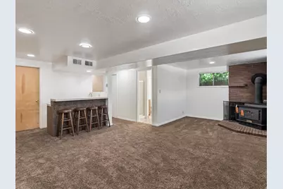 6566 S 2425 E, Cottonwood Heights, UT 84121 - Photo 28