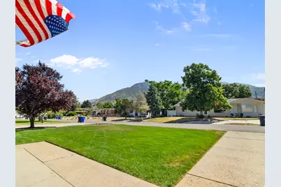 6566 S 2425 E, Cottonwood Heights, UT 84121 - Photo 6