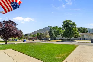 6566 S 2425 E, Cottonwood Heights, UT 84121 - Photo 6