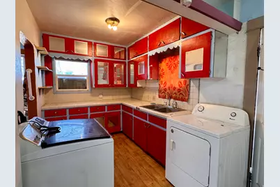 47 E 100 N, Lynndyl, UT 84640 - Photo 2
