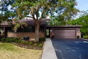 2753 N Edgewood Dr E, Provo, UT 84604 - Photo 2