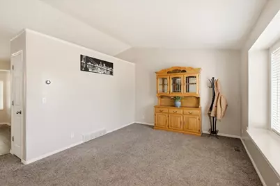 4039 W 4900 S, Roy, UT 84067 - Photo 4
