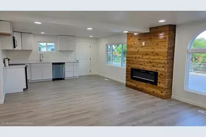 8949 S Reliance Dr W, Sandy, UT 84070 - Photo 12