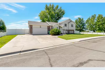 1843 W Springwater Dr S, Orem, UT 84058 - Photo 38