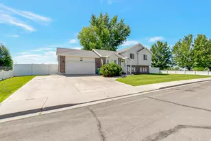 1843 W Springwater Dr S, Orem, UT 84058 - Photo 38