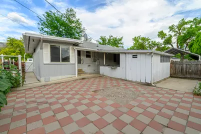 1007 Bonneville Ave, Logan, UT 84341 - Photo 26