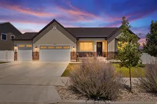 1006 W Katelyn Faith Cir, South Jordan, UT 84095 - Photo 2