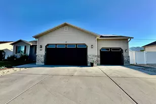 647 E 980 N, Tooele, UT 84074 - Photo 2