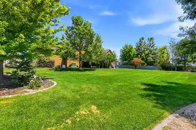 2377 S Cameron Dr, West Haven, UT 84401 - Photo 50