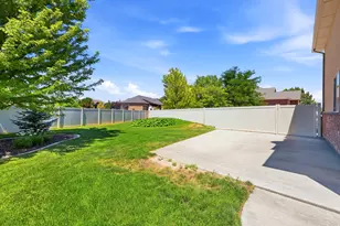 2377 S Cameron Dr, West Haven, UT 84401 - Photo 52