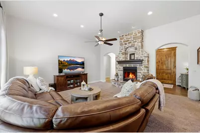 2377 S Cameron Dr, West Haven, UT 84401 - Photo 8