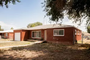 156 E 400 S, Vernal, UT 84078 - Photo 2