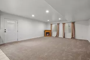 10596 S Pinyon Pines Ct W, South Jordan, UT 84095 - Photo 24